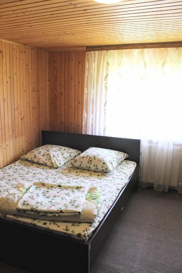 Гостьовий Дім "У Ані" Yablunytsya Esterno foto